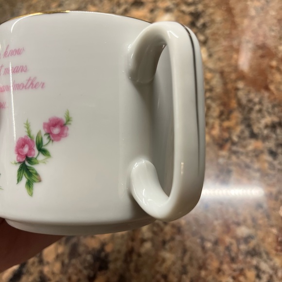 Grandmother mug - Lefton Porcelain - white with pink flowers and gold trim - Picture 3 of 10